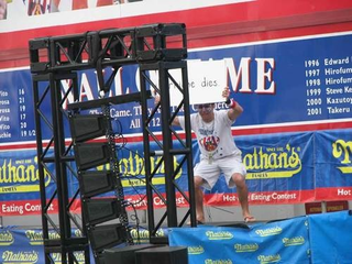 Illustration for article titled Deadspin Classic: Our Visit To The Hot Dog Eating Championships